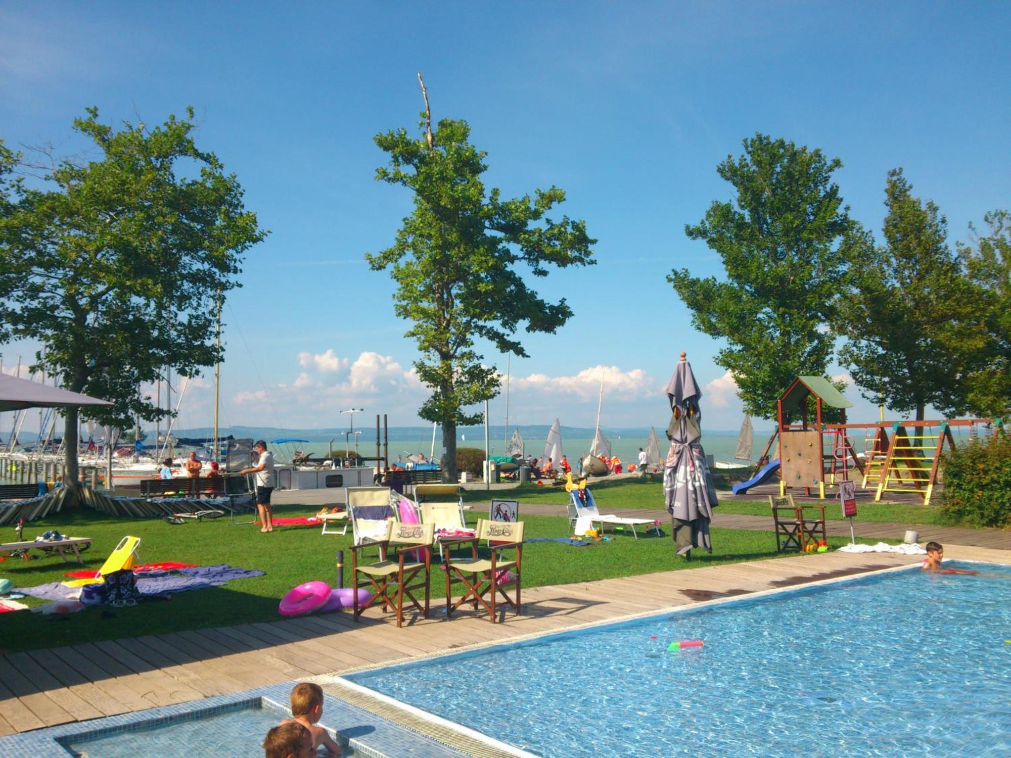 Bavaria Club Apartman Balatonlelle Εξωτερικό φωτογραφία