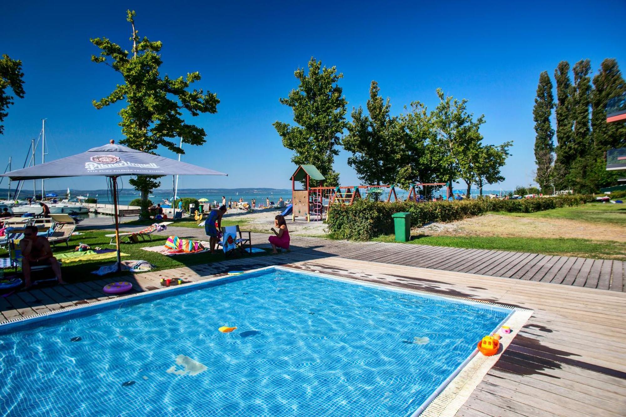 Bavaria Club Apartman Balatonlelle Εξωτερικό φωτογραφία